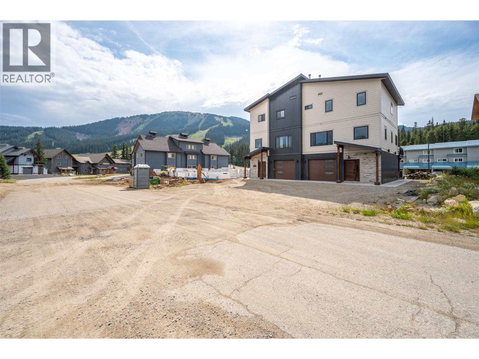 144 CLEARVIEW Crescent Unit# SL2, Penticton