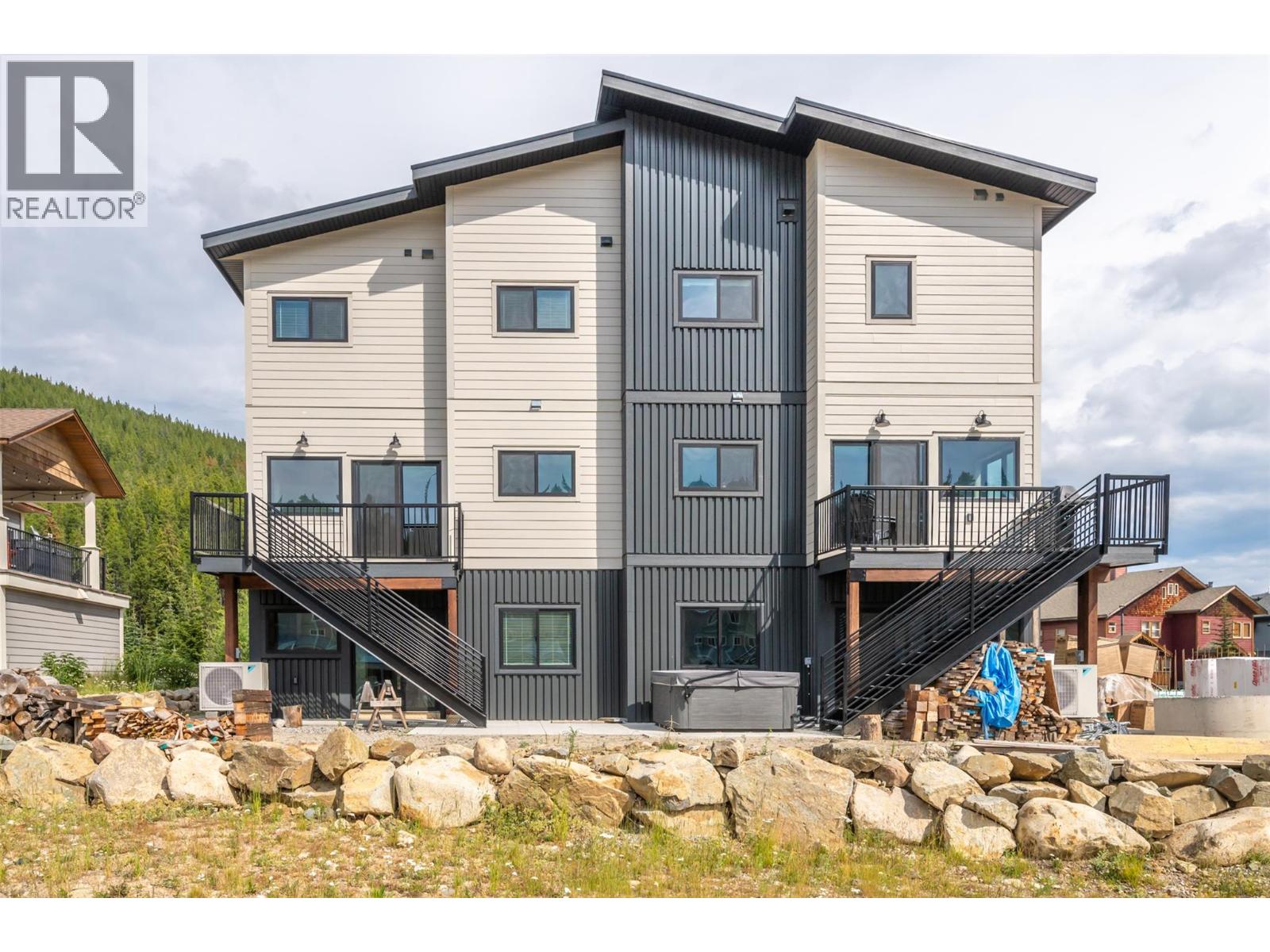 144 CLEARVIEW Crescent Unit# SL2, Penticton