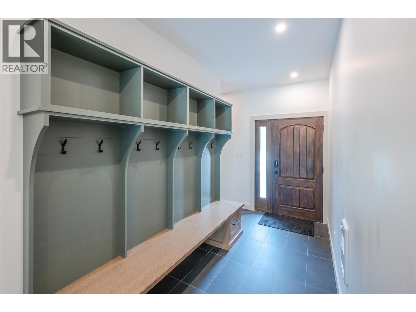144 CLEARVIEW Crescent Unit# SL2, Penticton