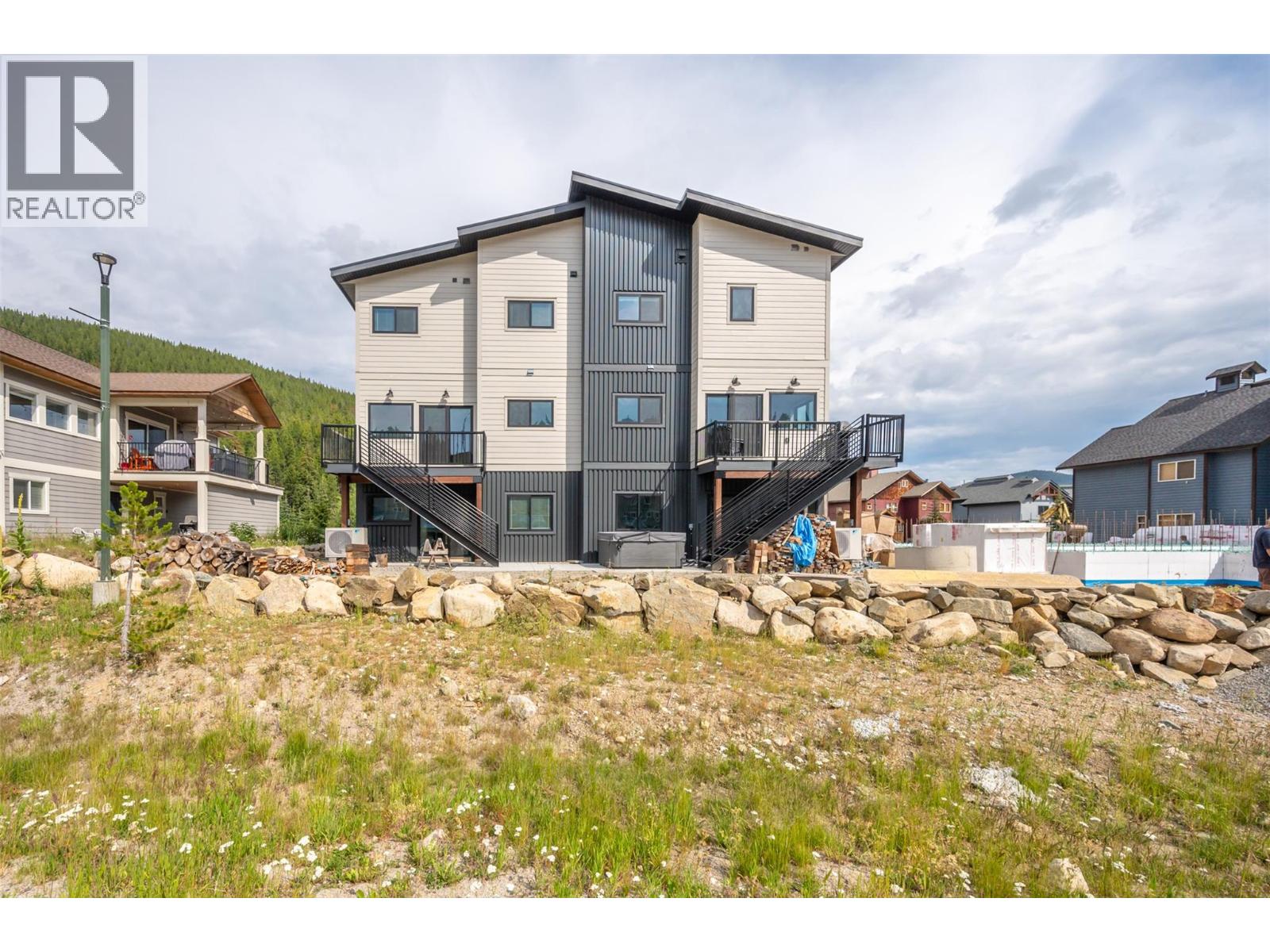 144 CLEARVIEW Crescent Unit# SL2, Penticton