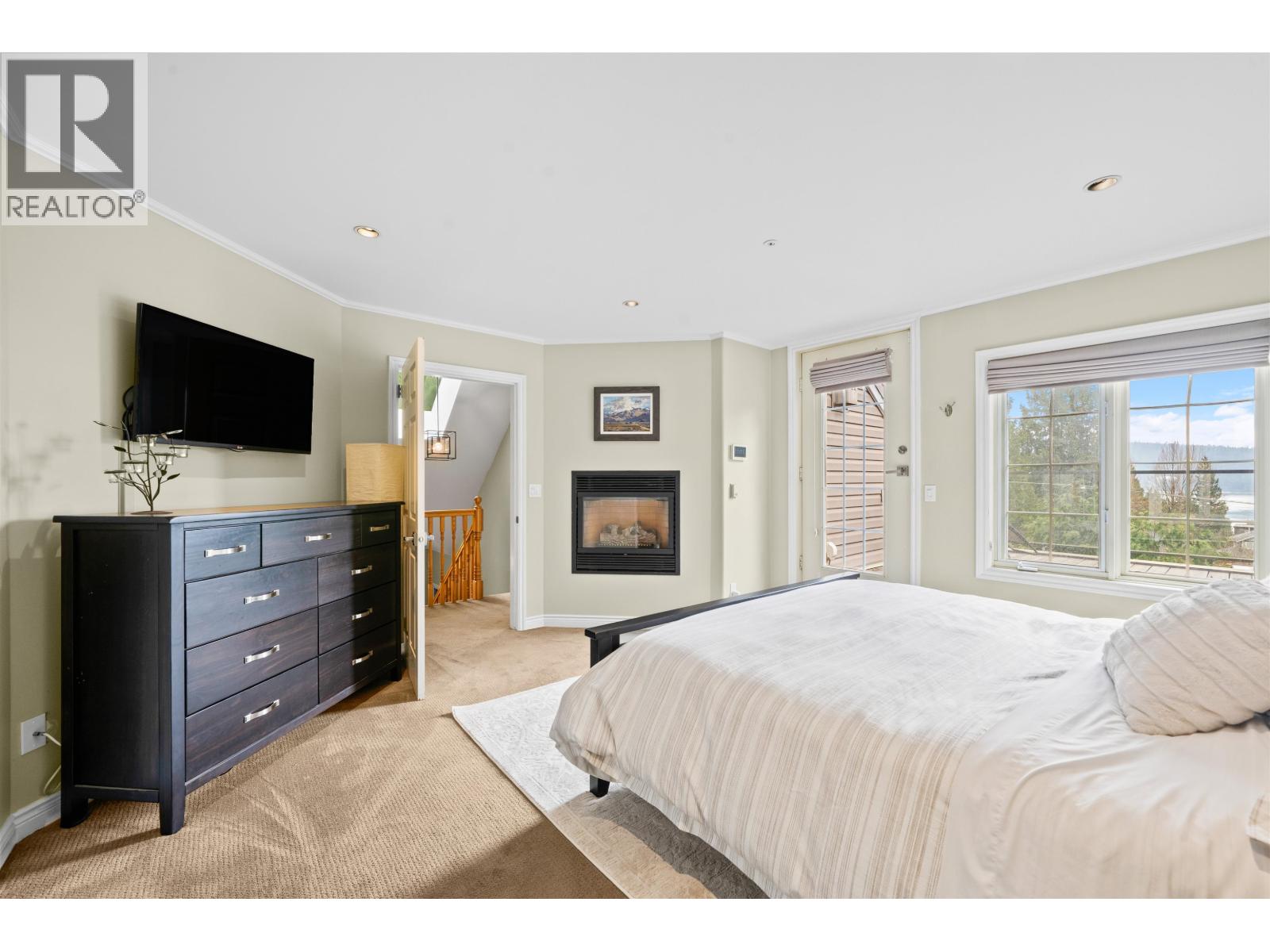 4622 COVE CLIFF ROAD, North Vancouver