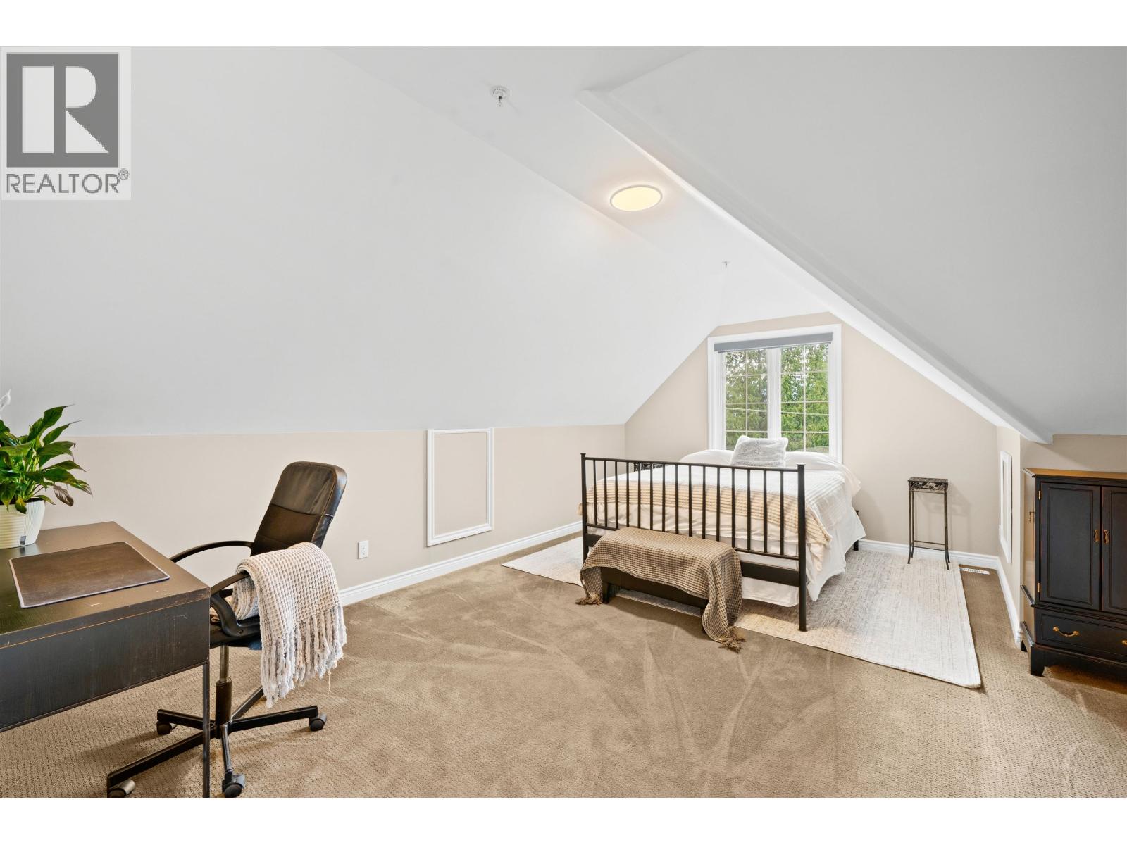 4622 COVE CLIFF ROAD, North Vancouver