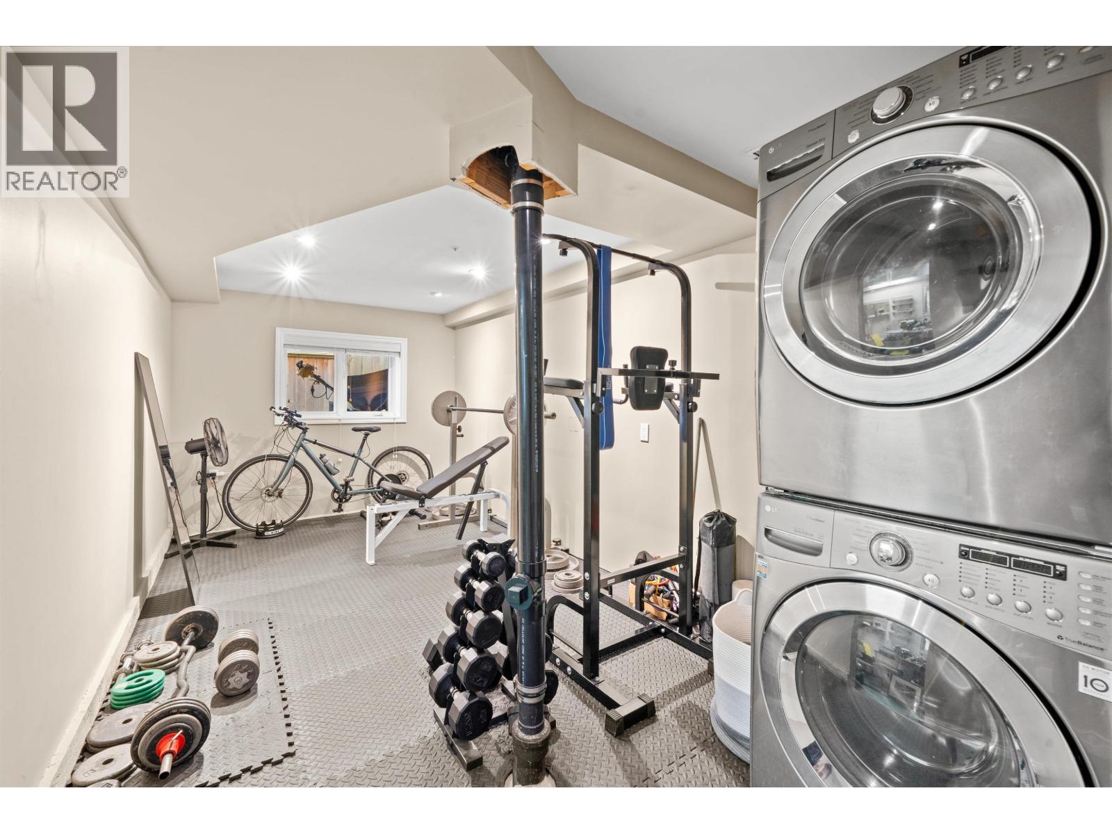 4622 COVE CLIFF ROAD, North Vancouver