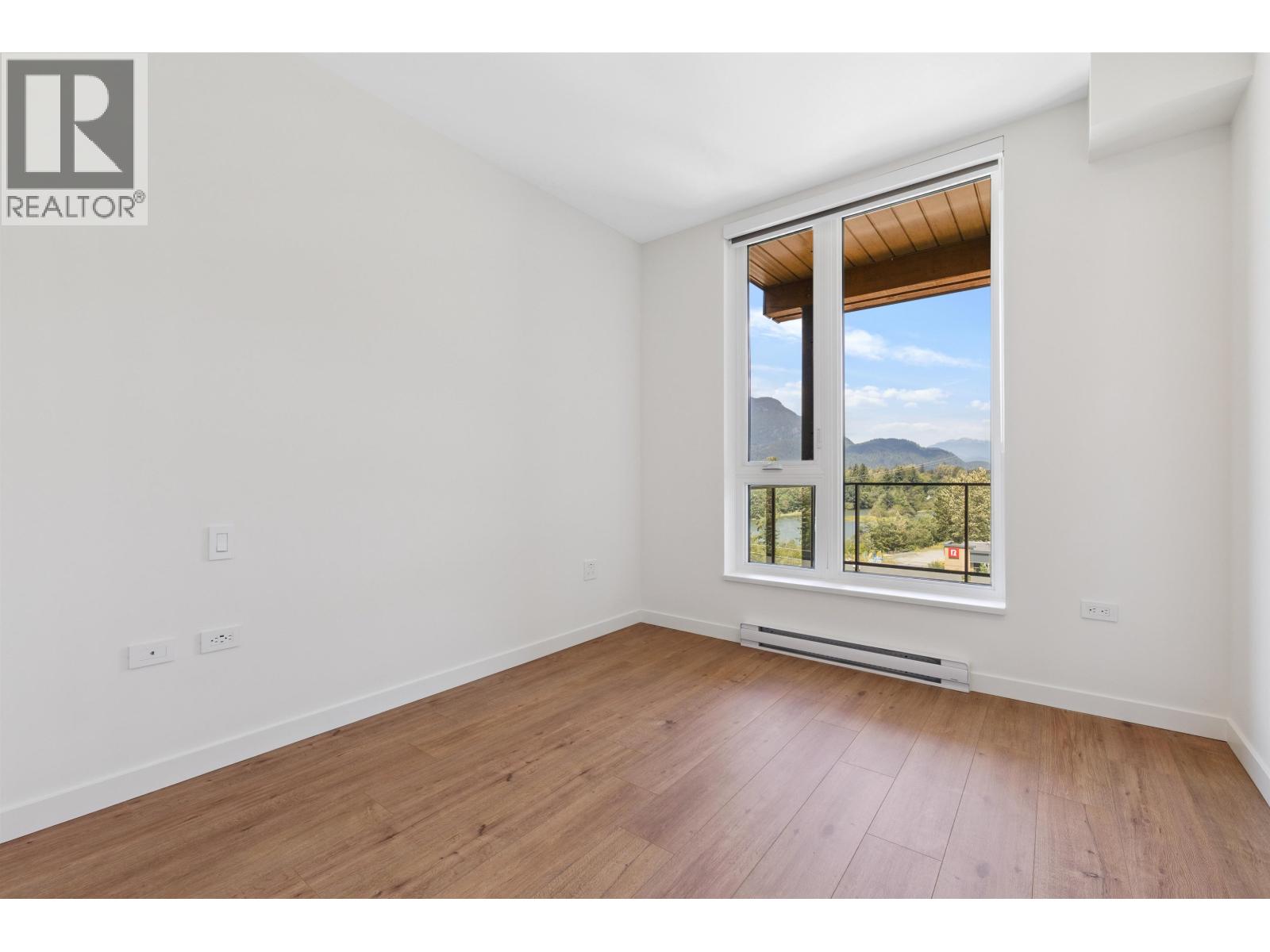 520 1506 SCOTT CRESCENT, Squamish