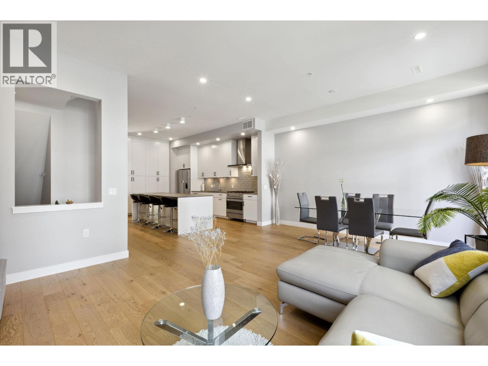 4684 CAPILANO ROAD, North Vancouver