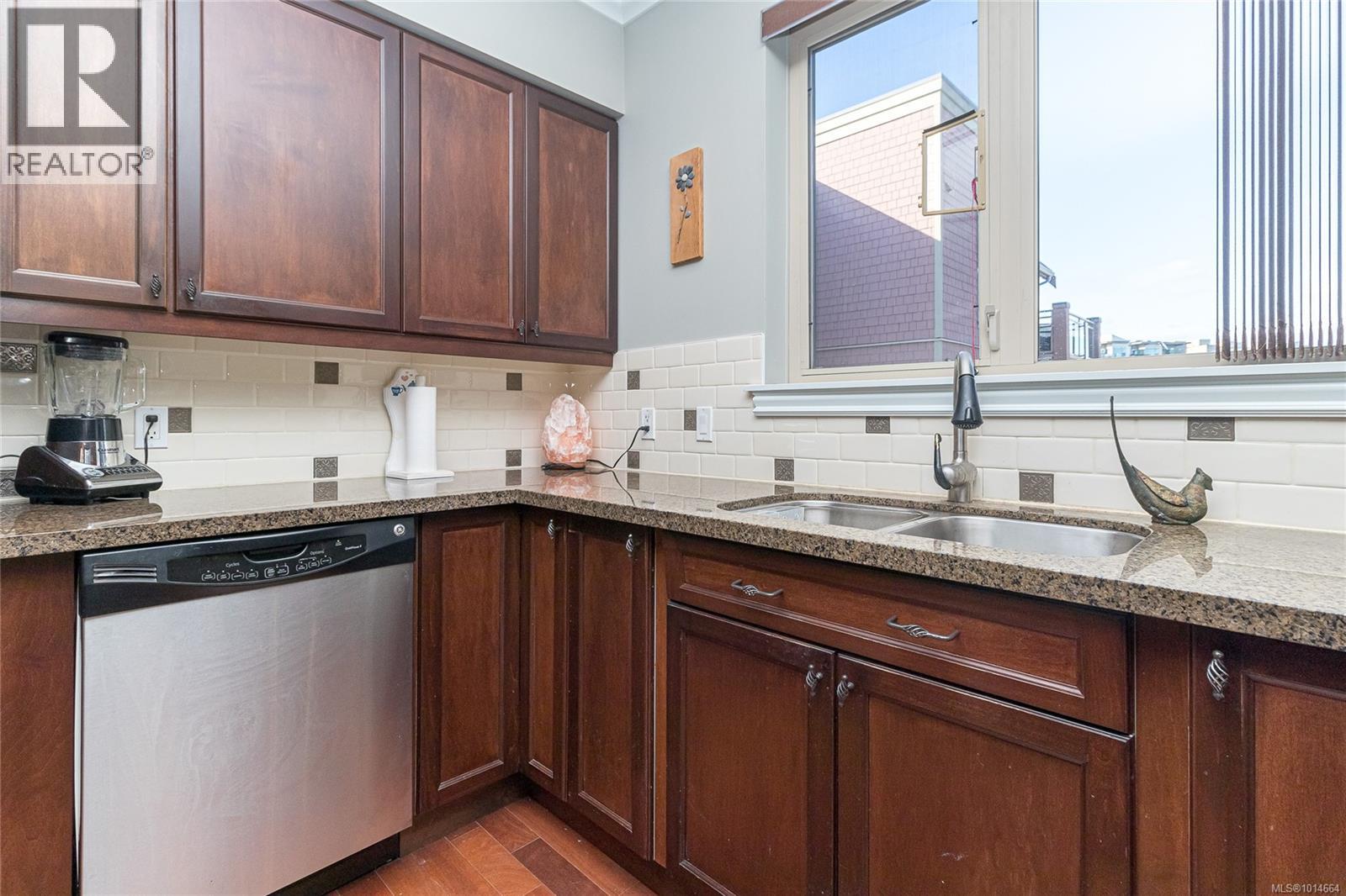213 755 Goldstream Ave, Langford