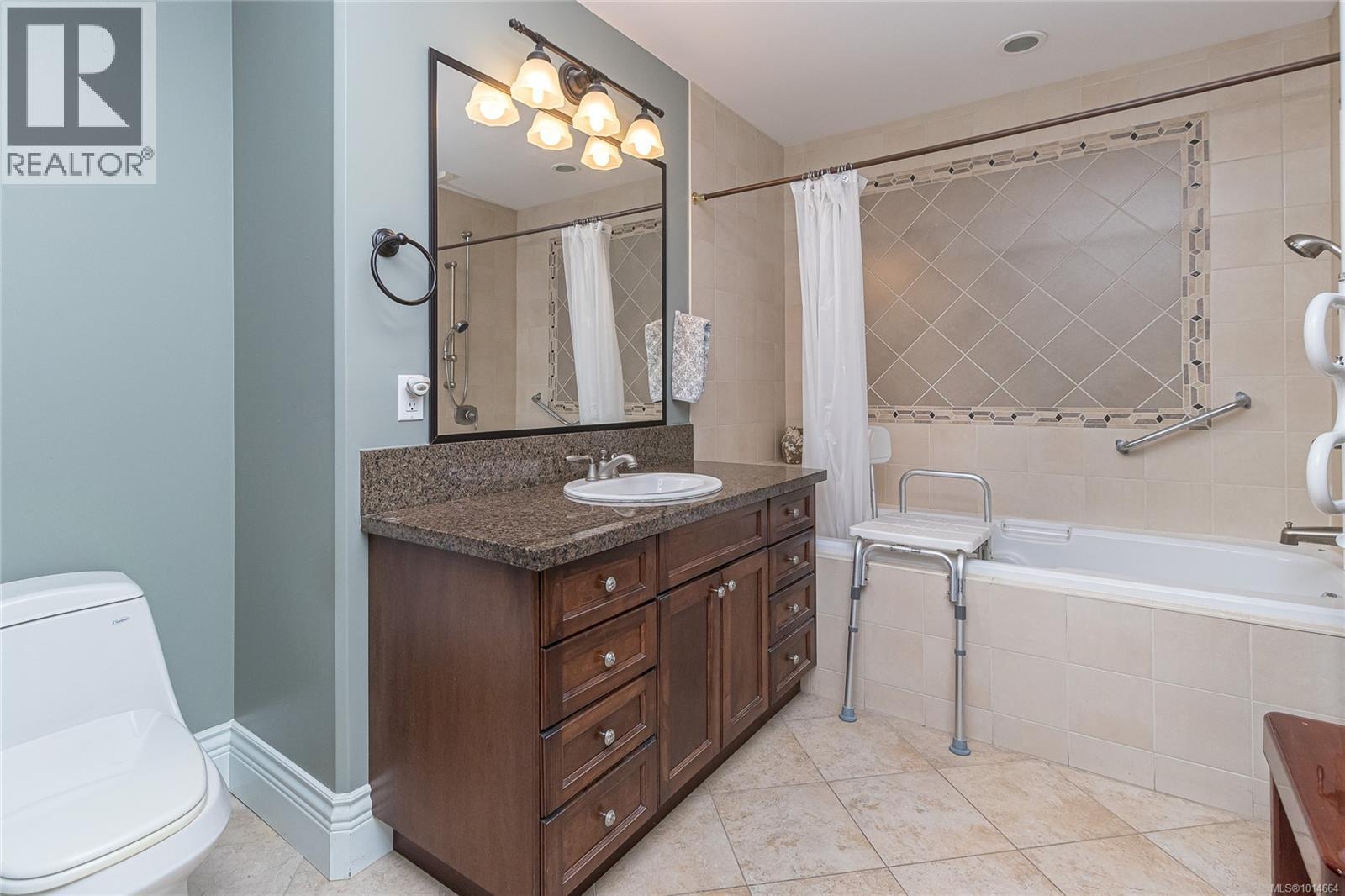 213 755 Goldstream Ave, Langford