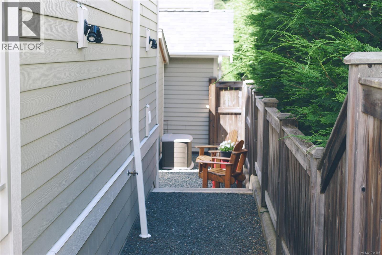 186 FIRST Ave W, Qualicum Beach