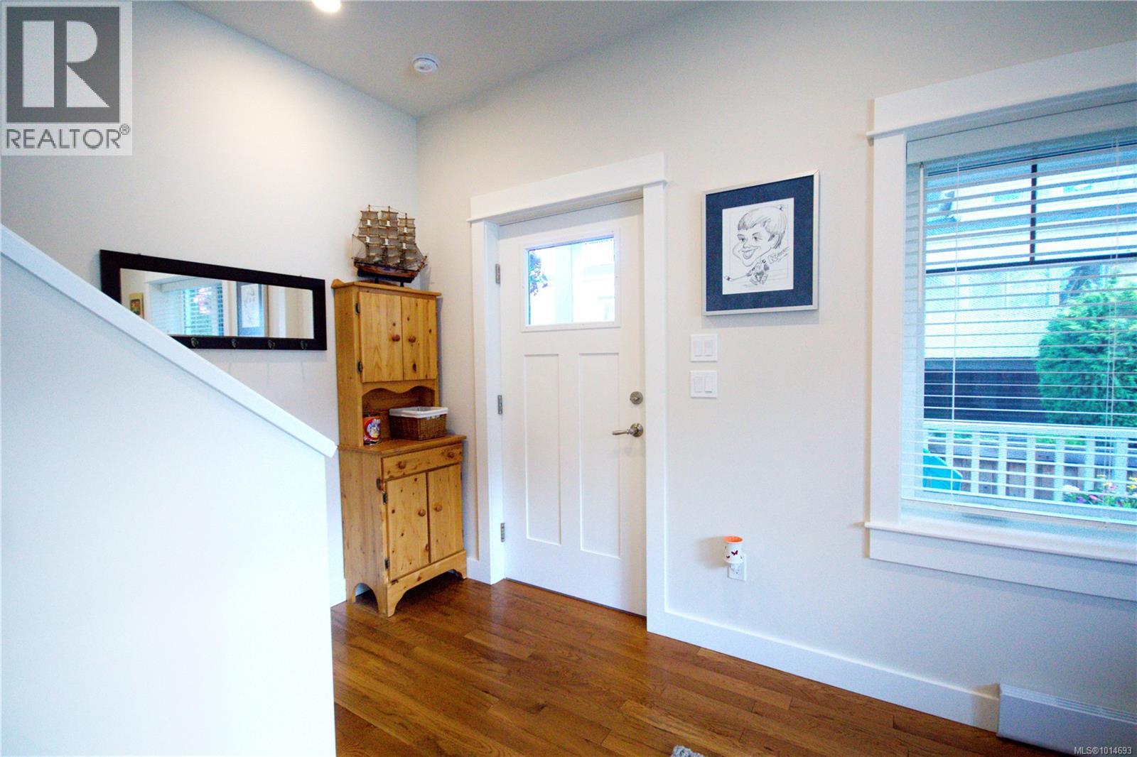 186 FIRST Ave W, Qualicum Beach