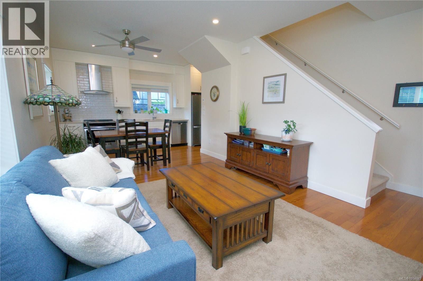 186 FIRST Ave W, Qualicum Beach