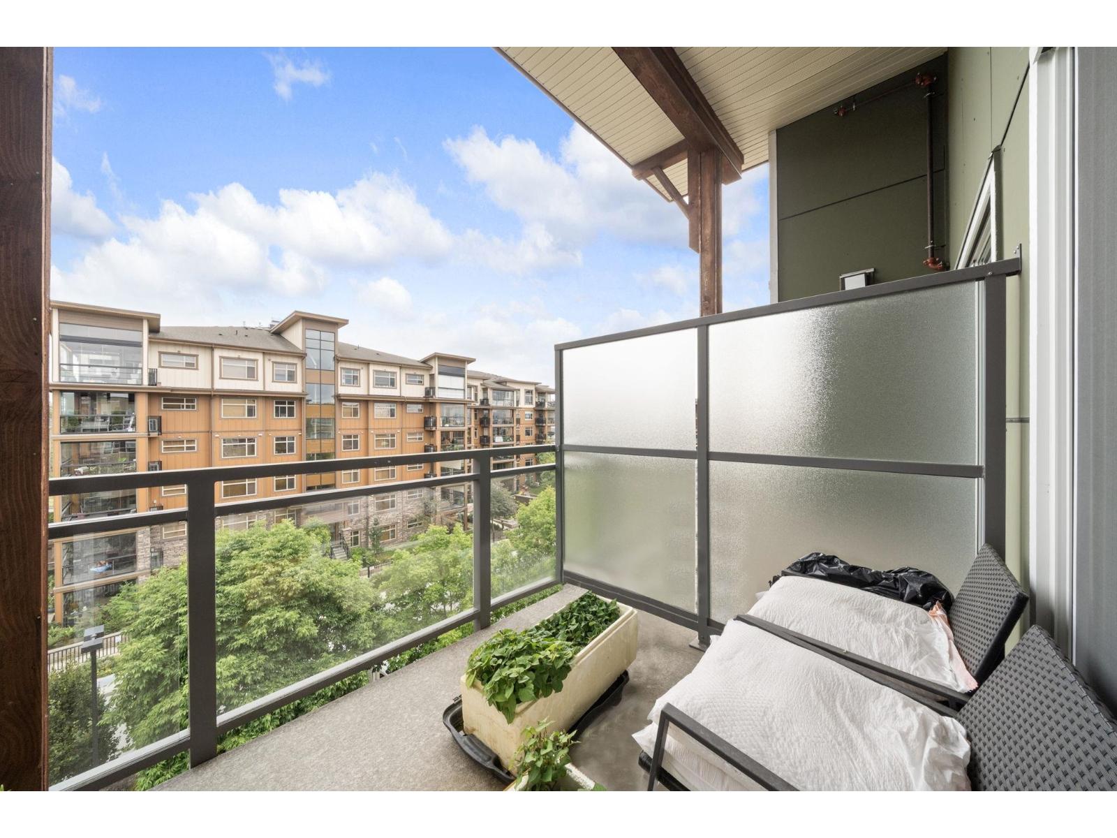 419 20728 WILLOUGHBY TOWN CENTRE DRIVE, Langley