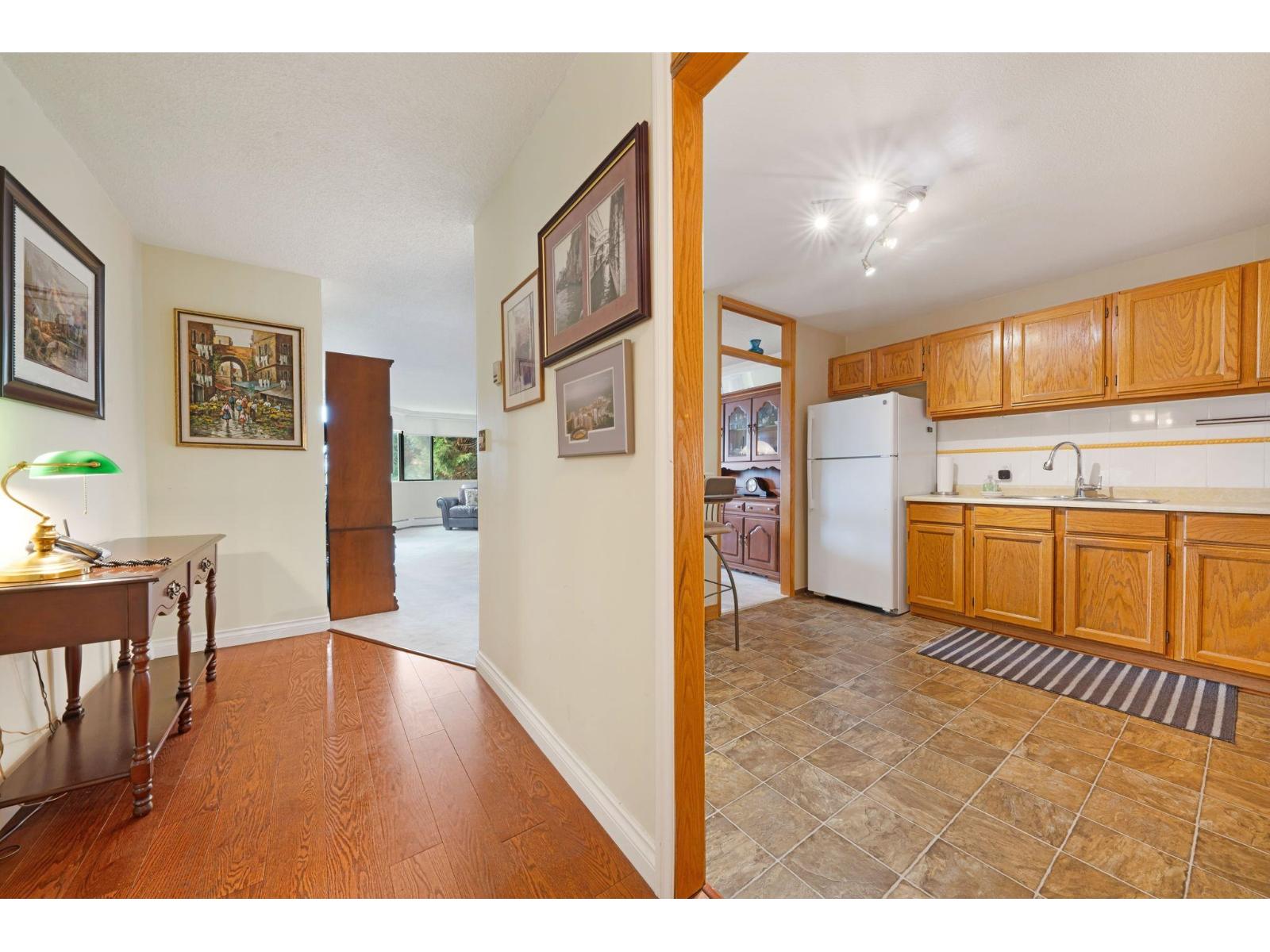 407 1442 FOSTER STREET, White Rock