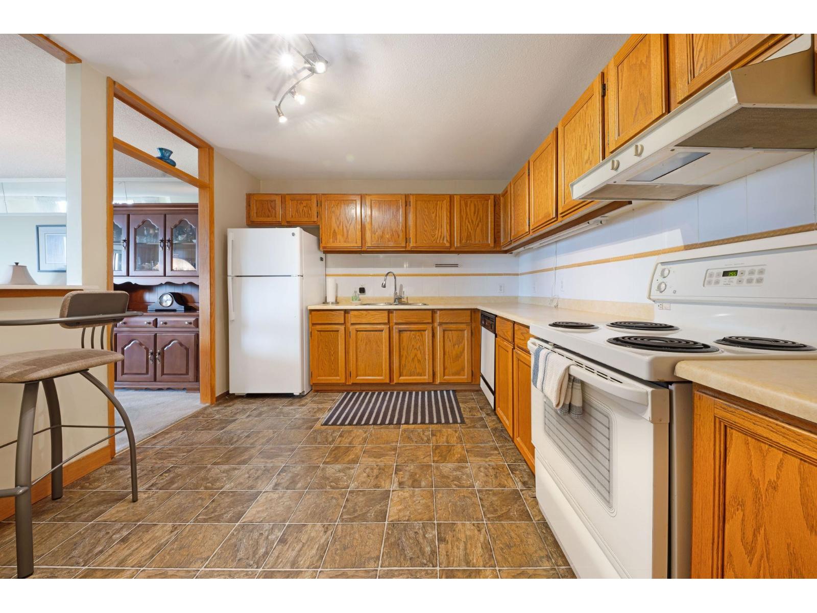 407 1442 FOSTER STREET, White Rock