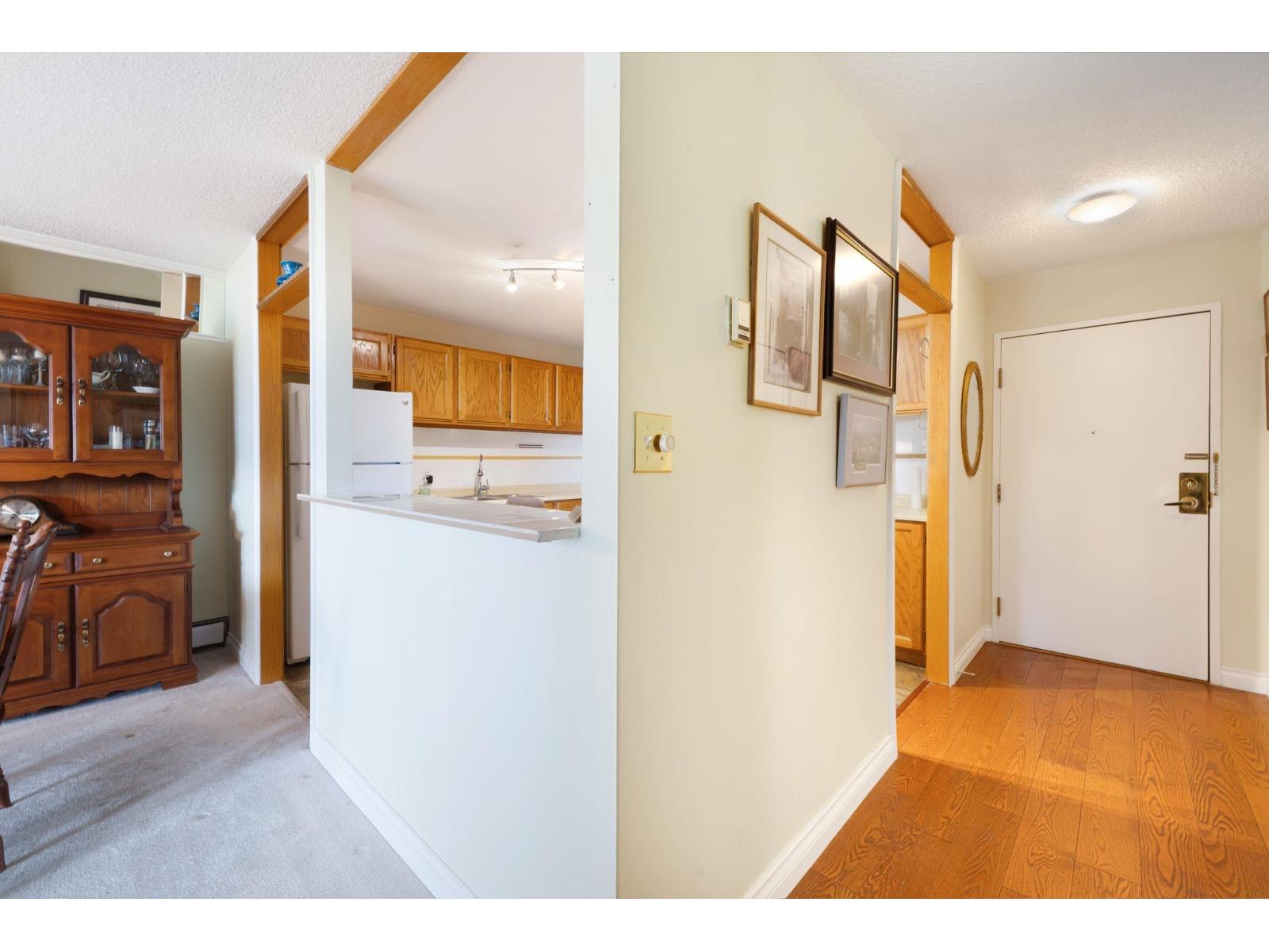 407 1442 FOSTER STREET, White Rock
