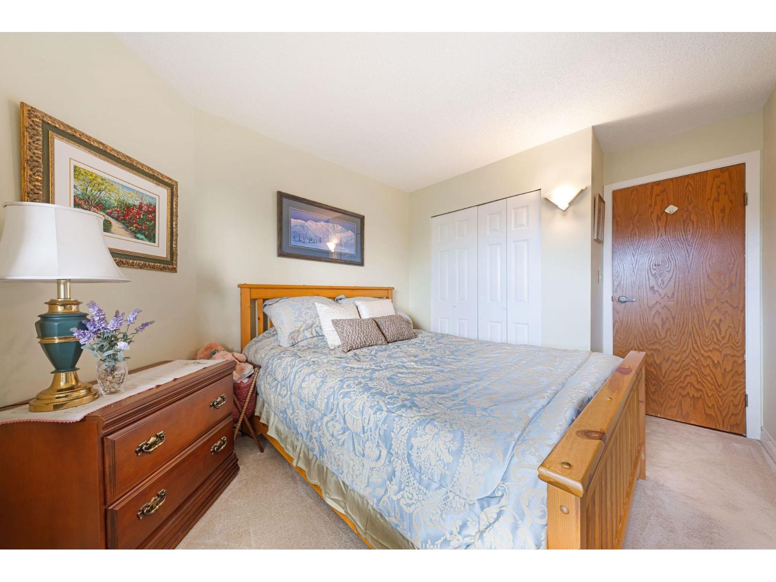 407 1442 FOSTER STREET, White Rock