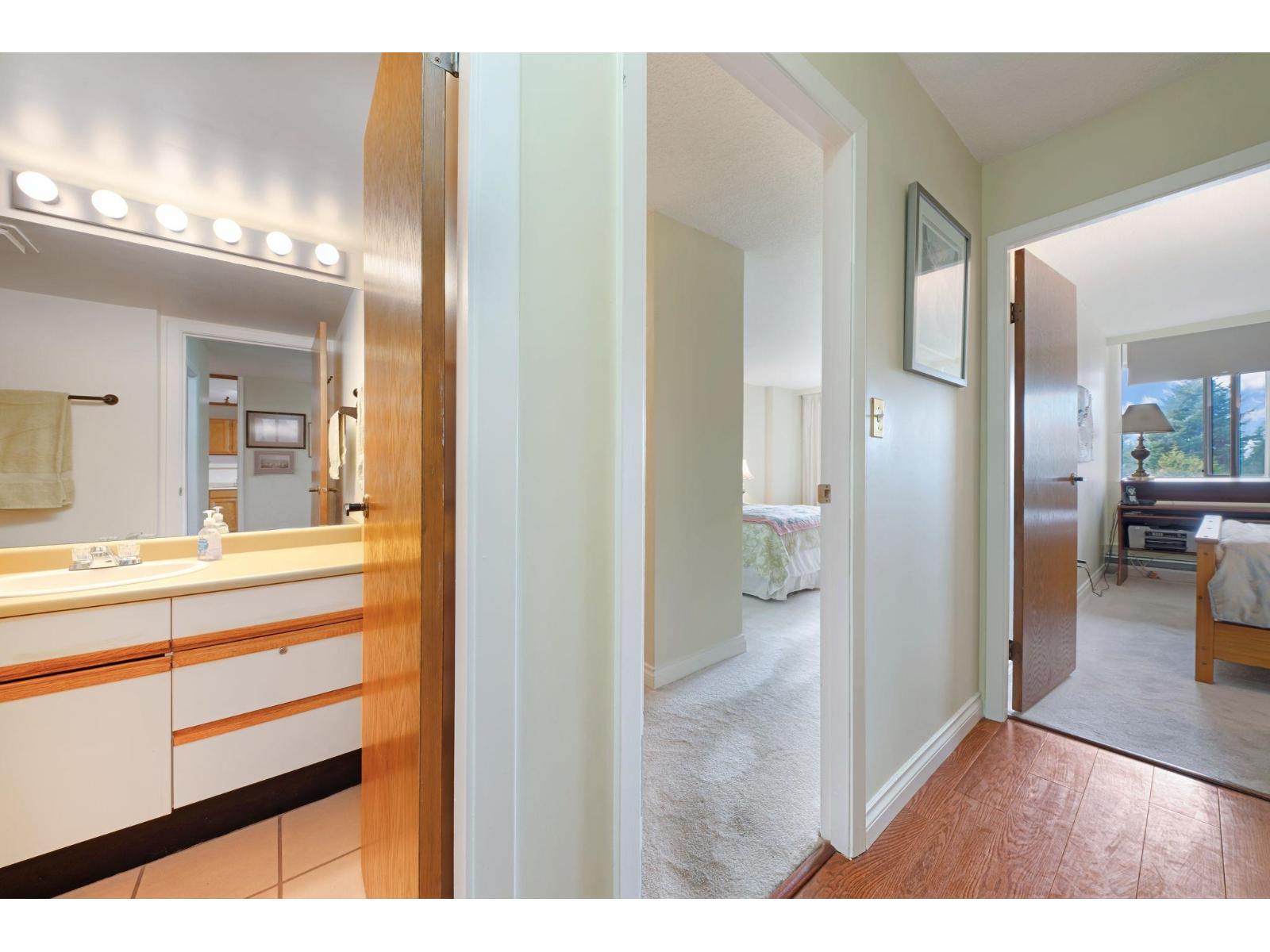 407 1442 FOSTER STREET, White Rock