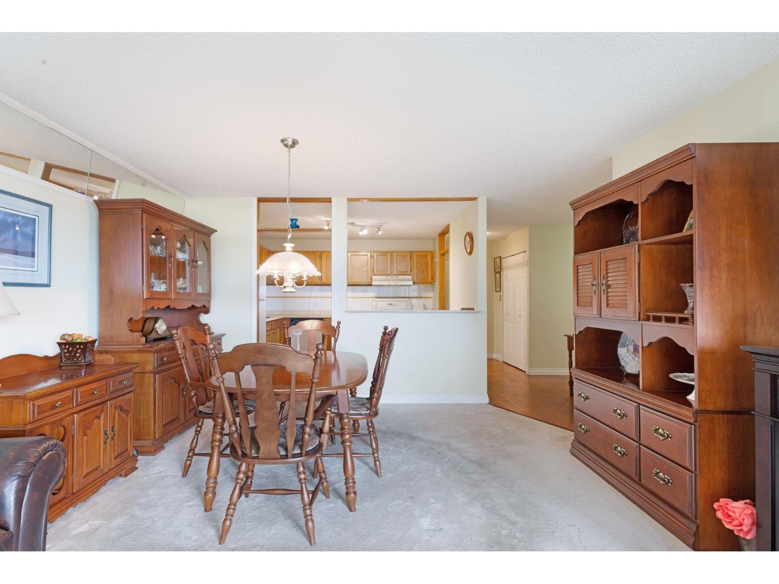 407 1442 FOSTER STREET, White Rock
