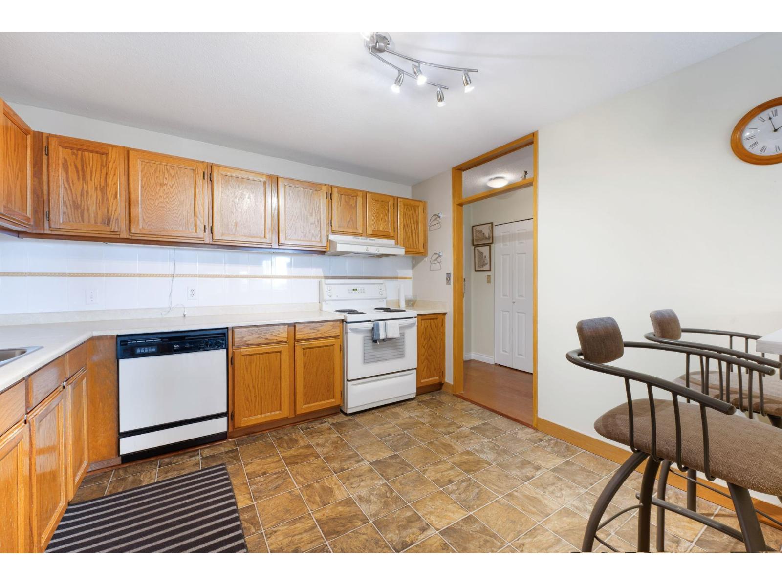 407 1442 FOSTER STREET, White Rock