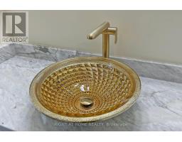 10 Jocelyn Crescent, Toronto, ON M3B1A2 Photo 25