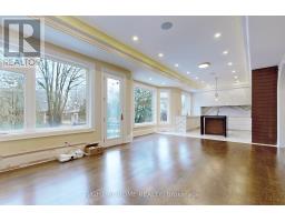 Living room - 10 Jocelyn Crescent, Toronto, ON M3B1A2 Photo 7