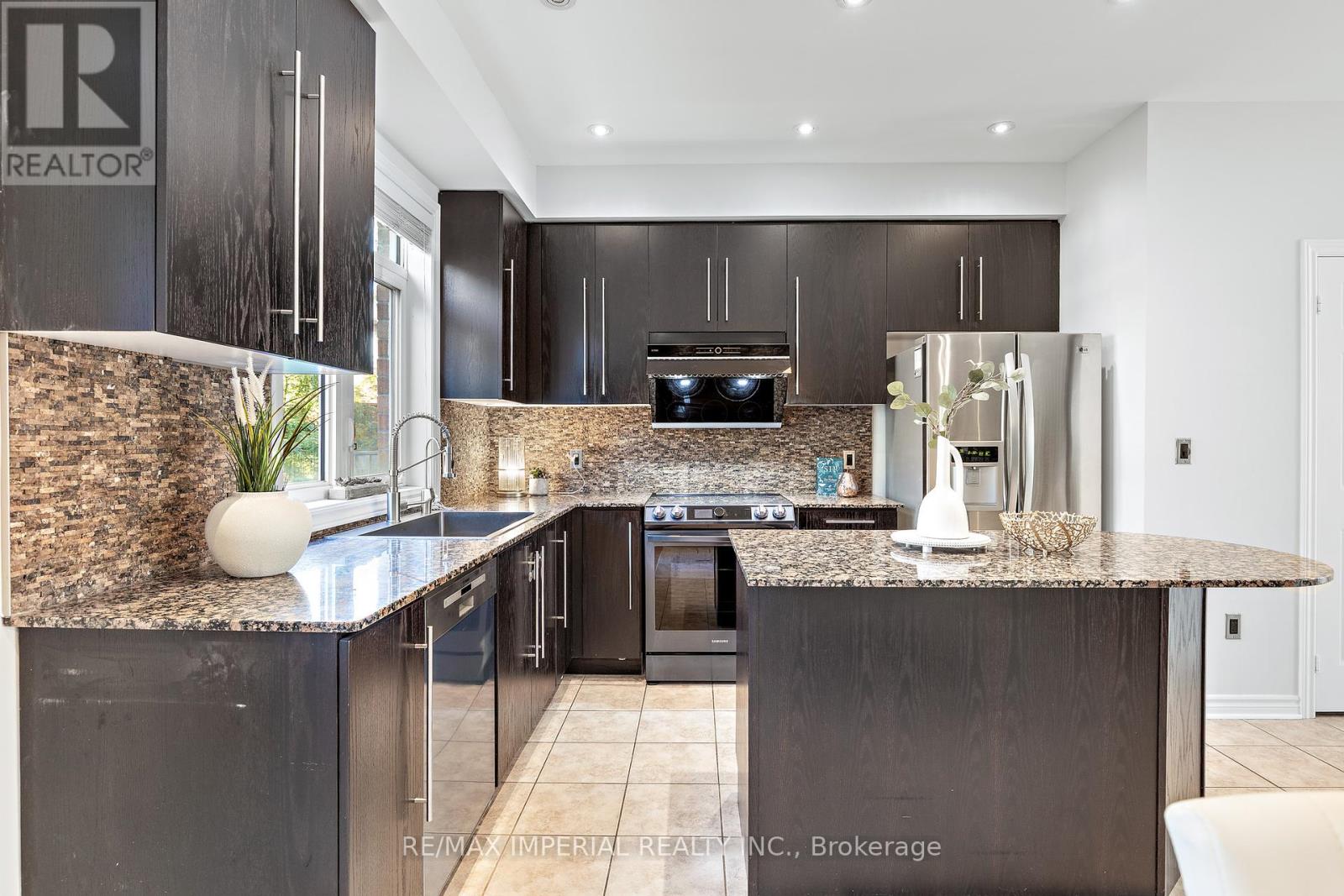 Photo 17 of 6 John Frank Road, Vaughan ON