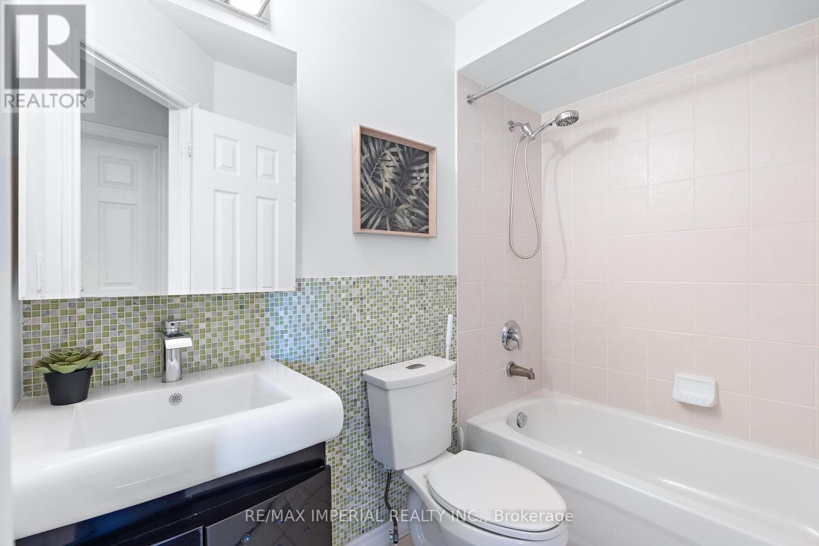 Photo 11 of 6 John Frank Road, Vaughan ON