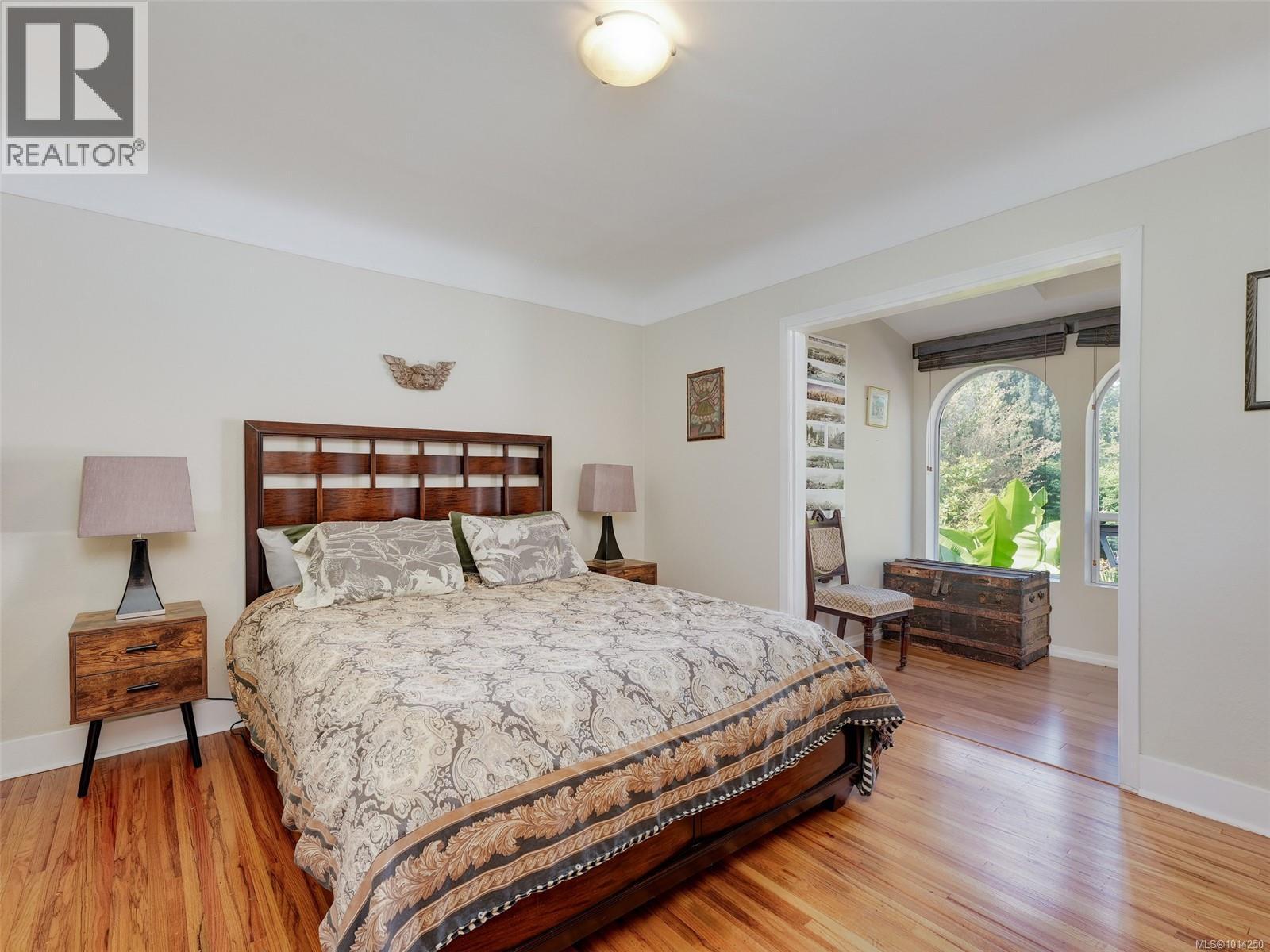 1016 CRAIGDARROCH Rd, Victoria