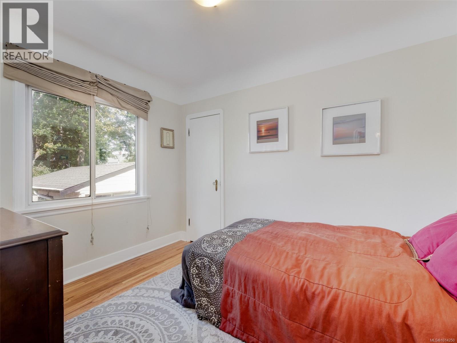 1016 CRAIGDARROCH Rd, Victoria
