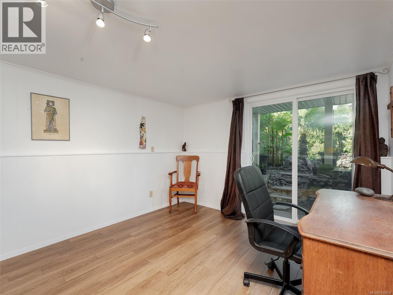 1016 CRAIGDARROCH Rd, Victoria