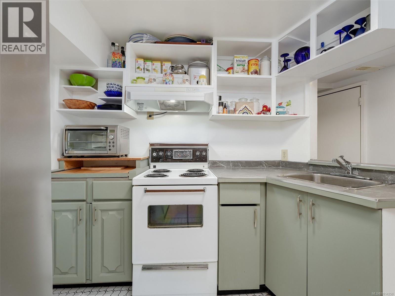 1016 CRAIGDARROCH Rd, Victoria