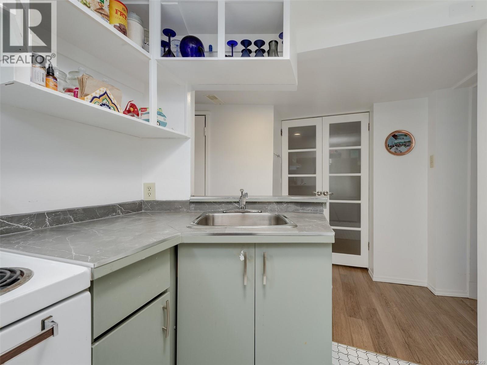 1016 CRAIGDARROCH Rd, Victoria