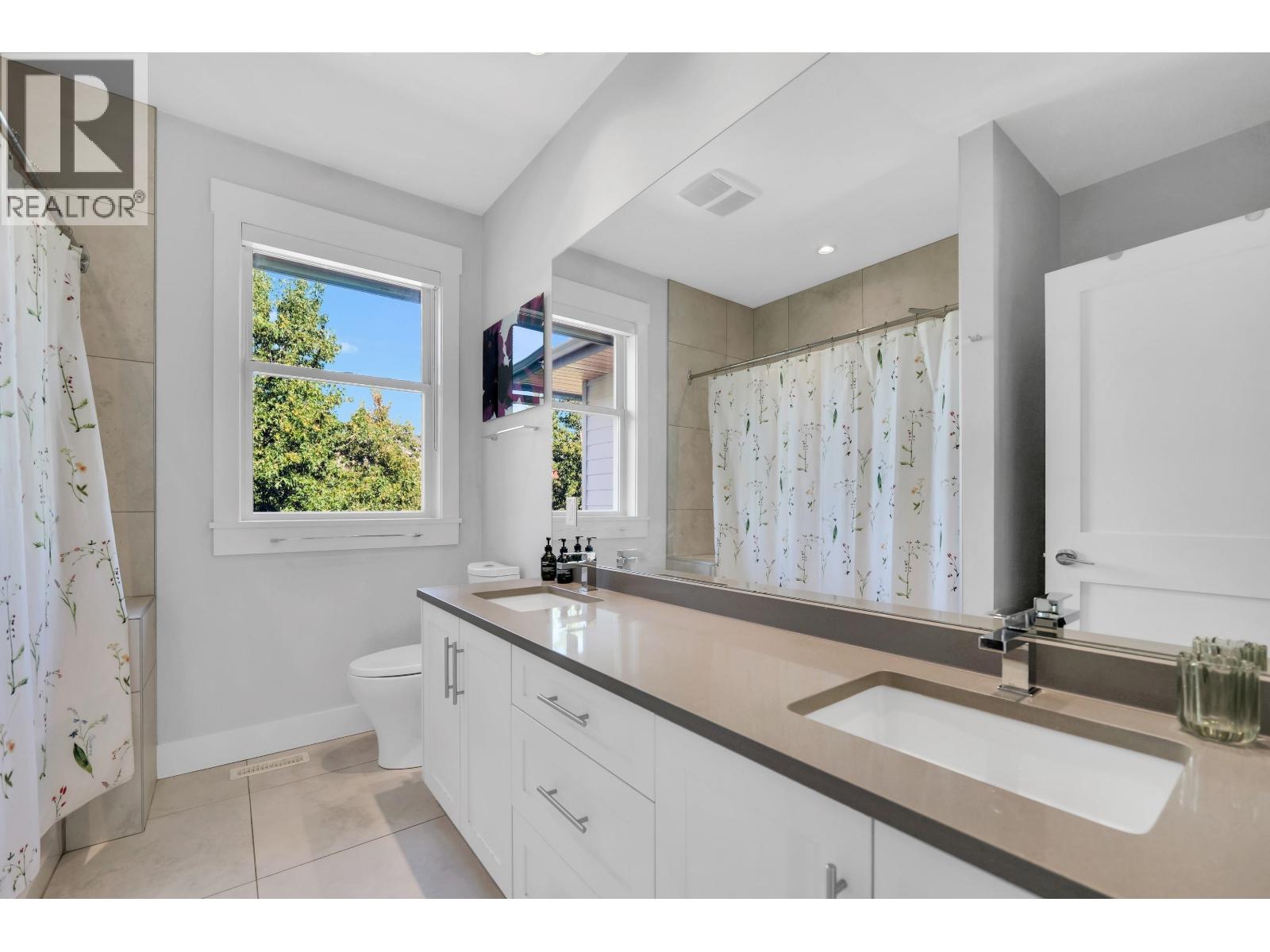 2954 STRANGWAY PLACE, Squamish