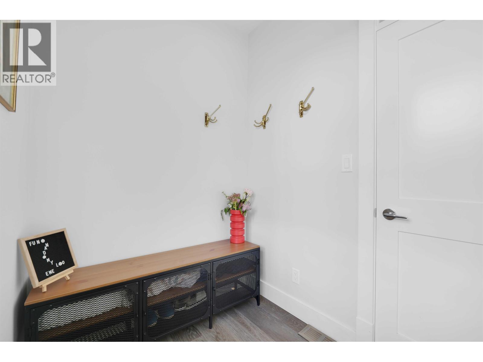 2954 STRANGWAY PLACE, Squamish