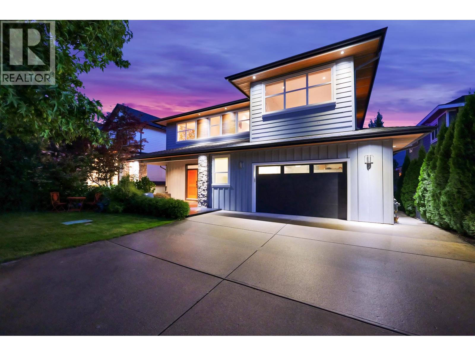 2954 STRANGWAY PLACE, Squamish