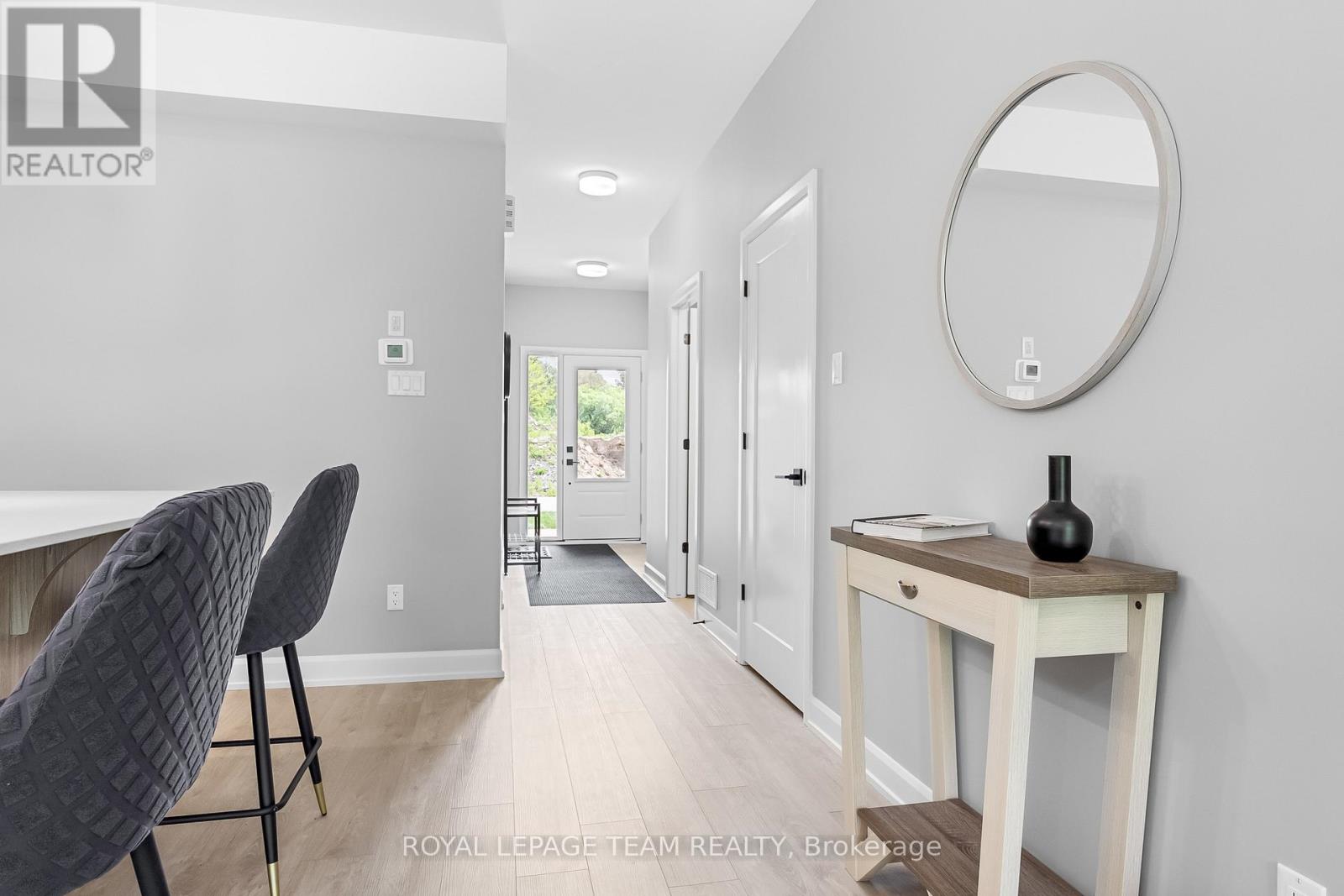 350 LEWIS STREET W - 4