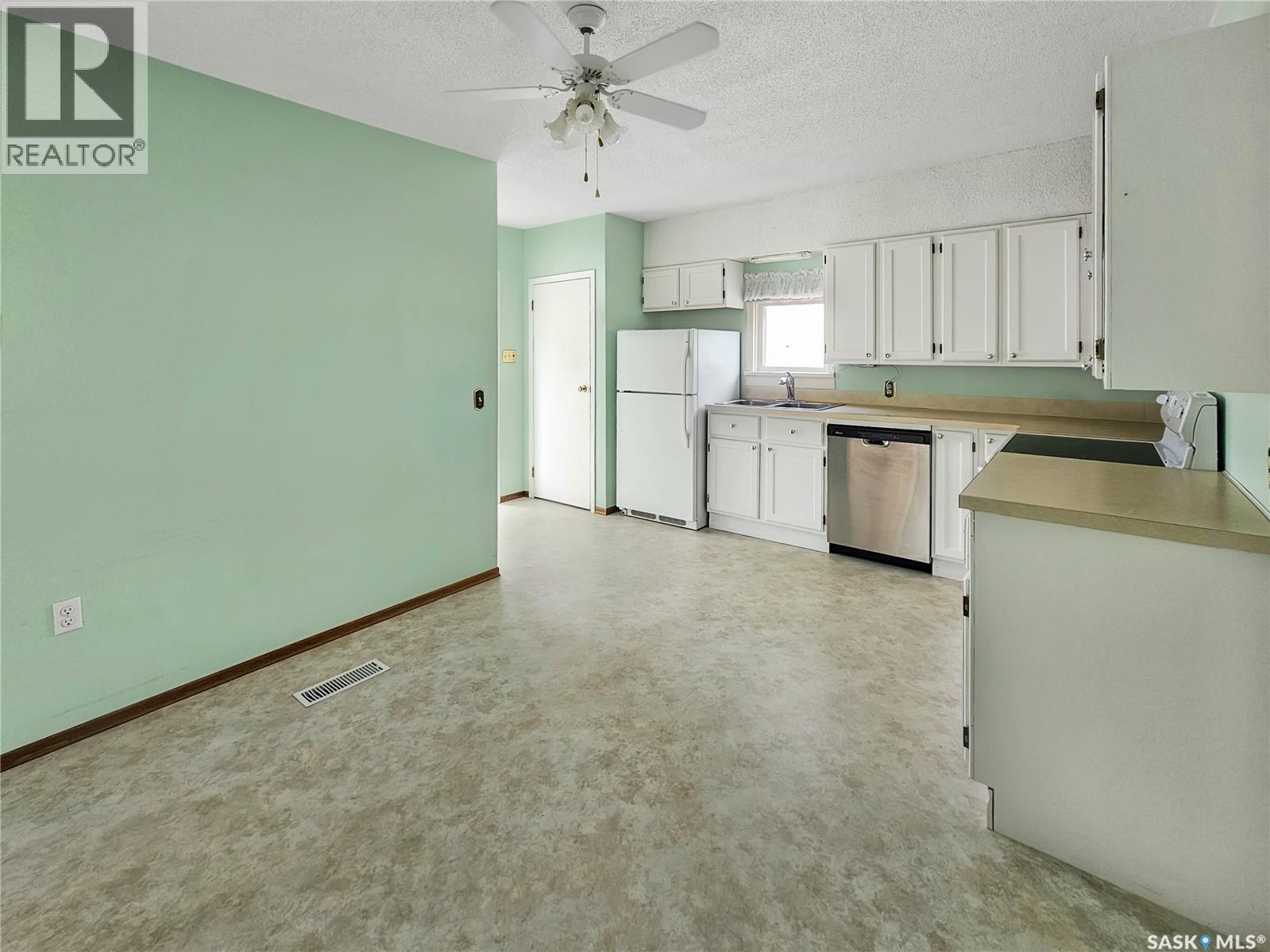 Single Family House Bungalow for Sale in  rd AVENUE NW Swift Current 