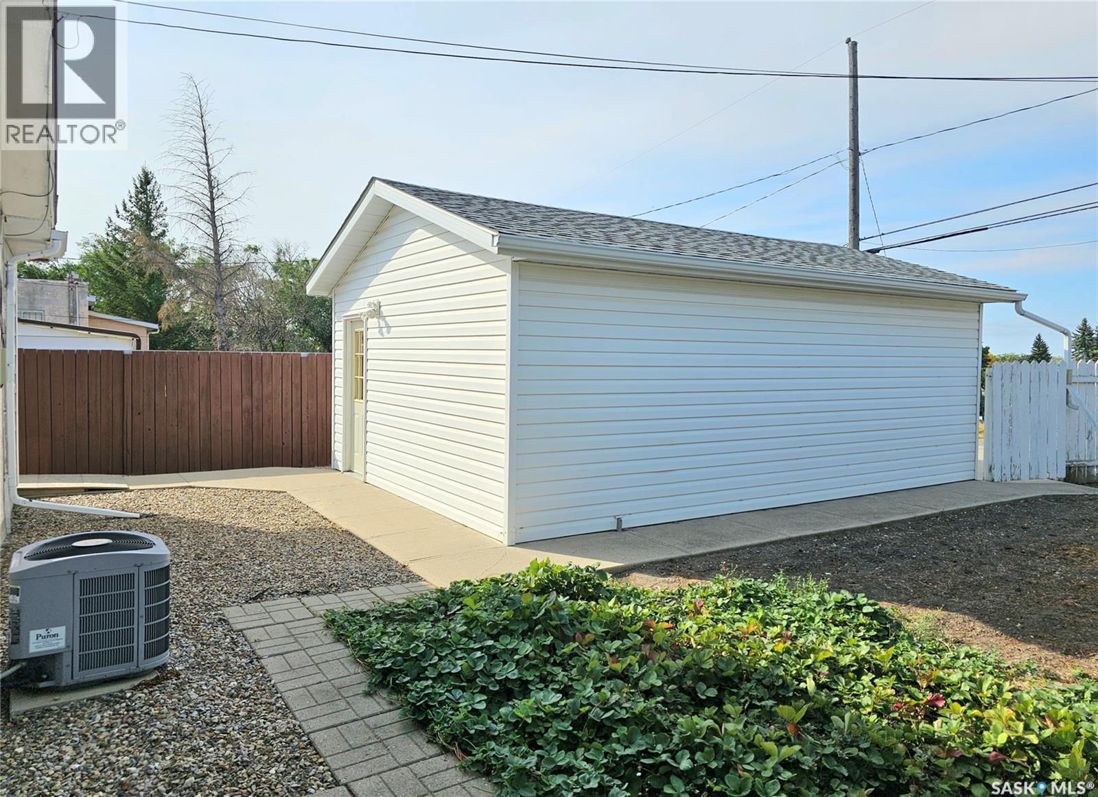 Single Family House Bungalow for Sale in  rd AVENUE NW Swift Current 