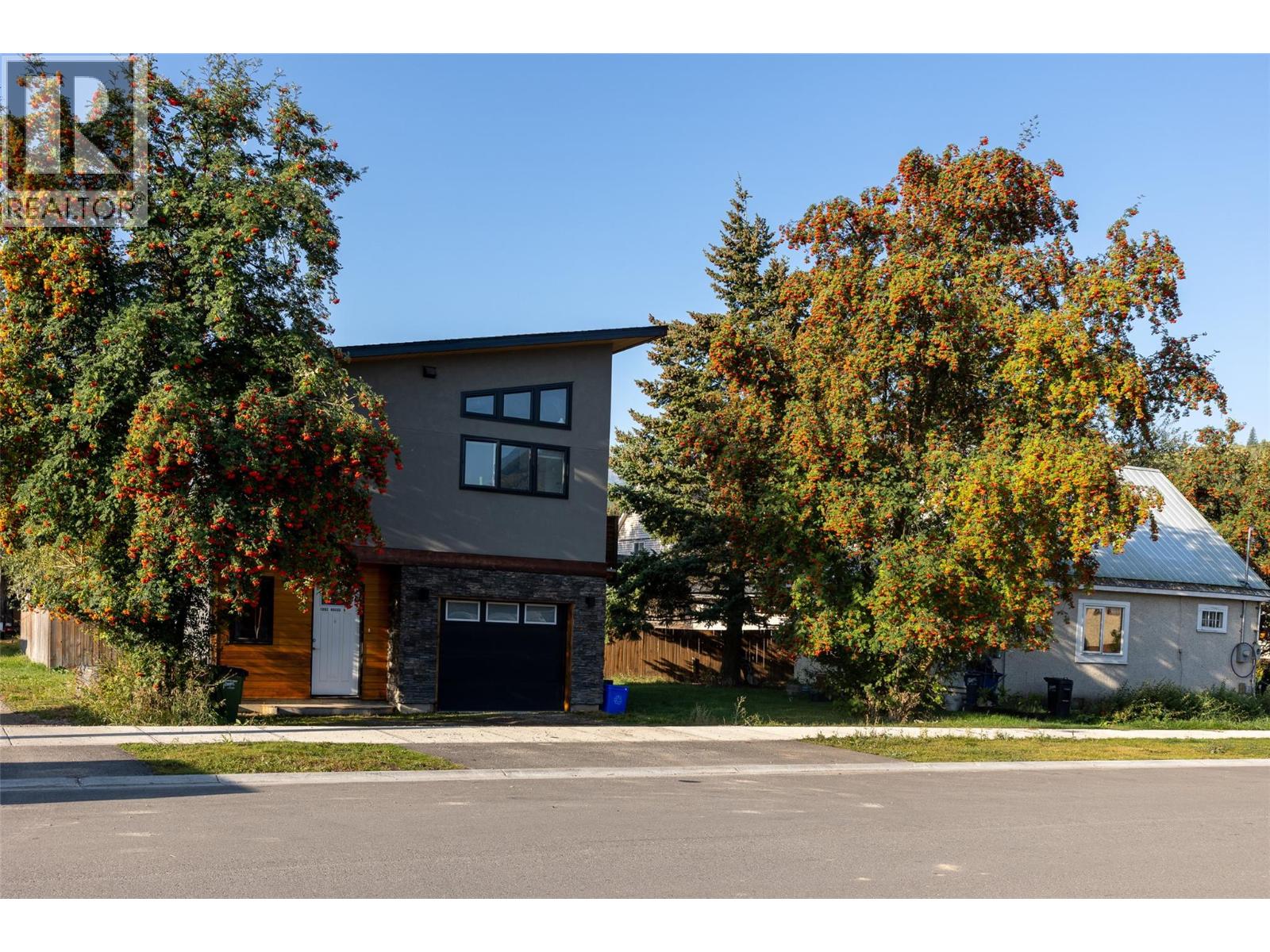 1092 9th Avenue, Fernie