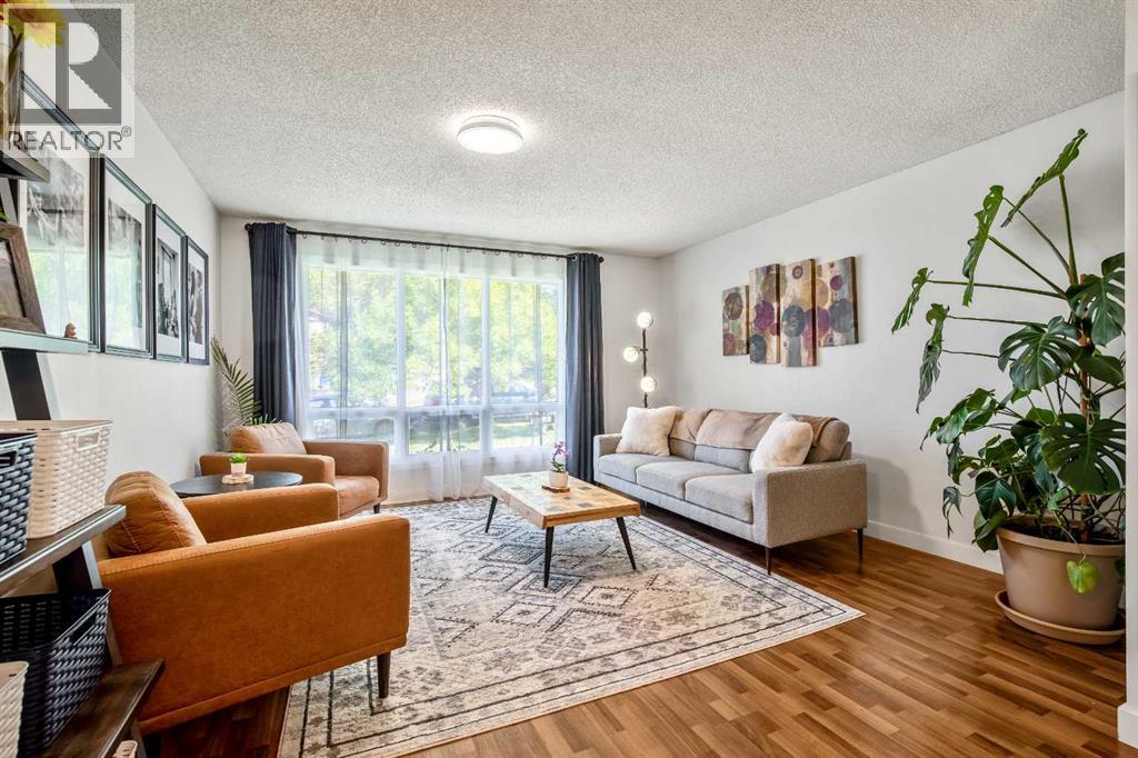 19 Hawkfield Way NW, Calgary, Alberta