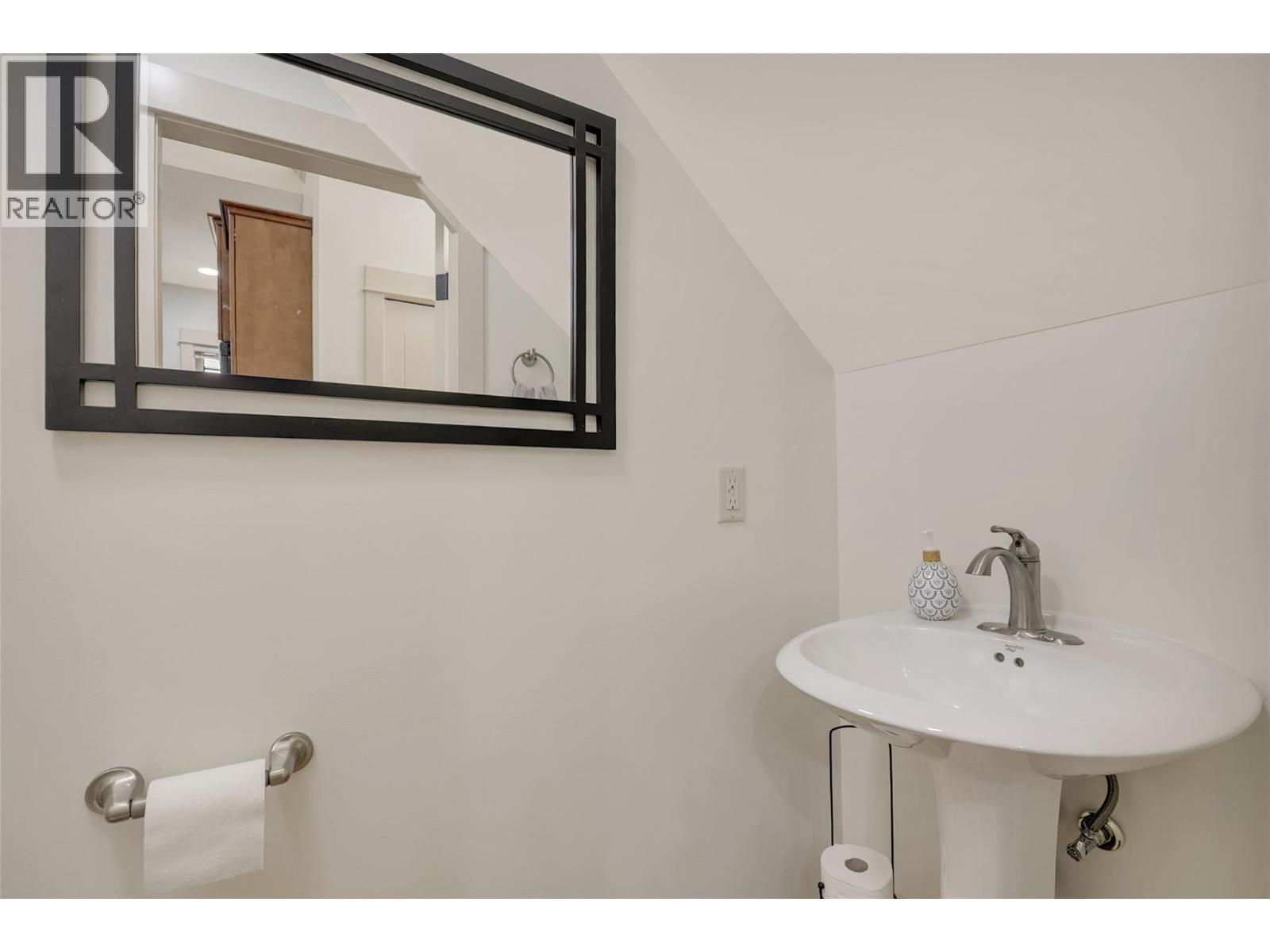 504 3350 Woodsdale Road, Lake Country