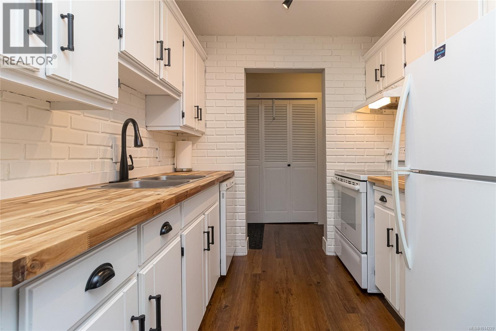 204 1024 Fairfield Road, Victoria