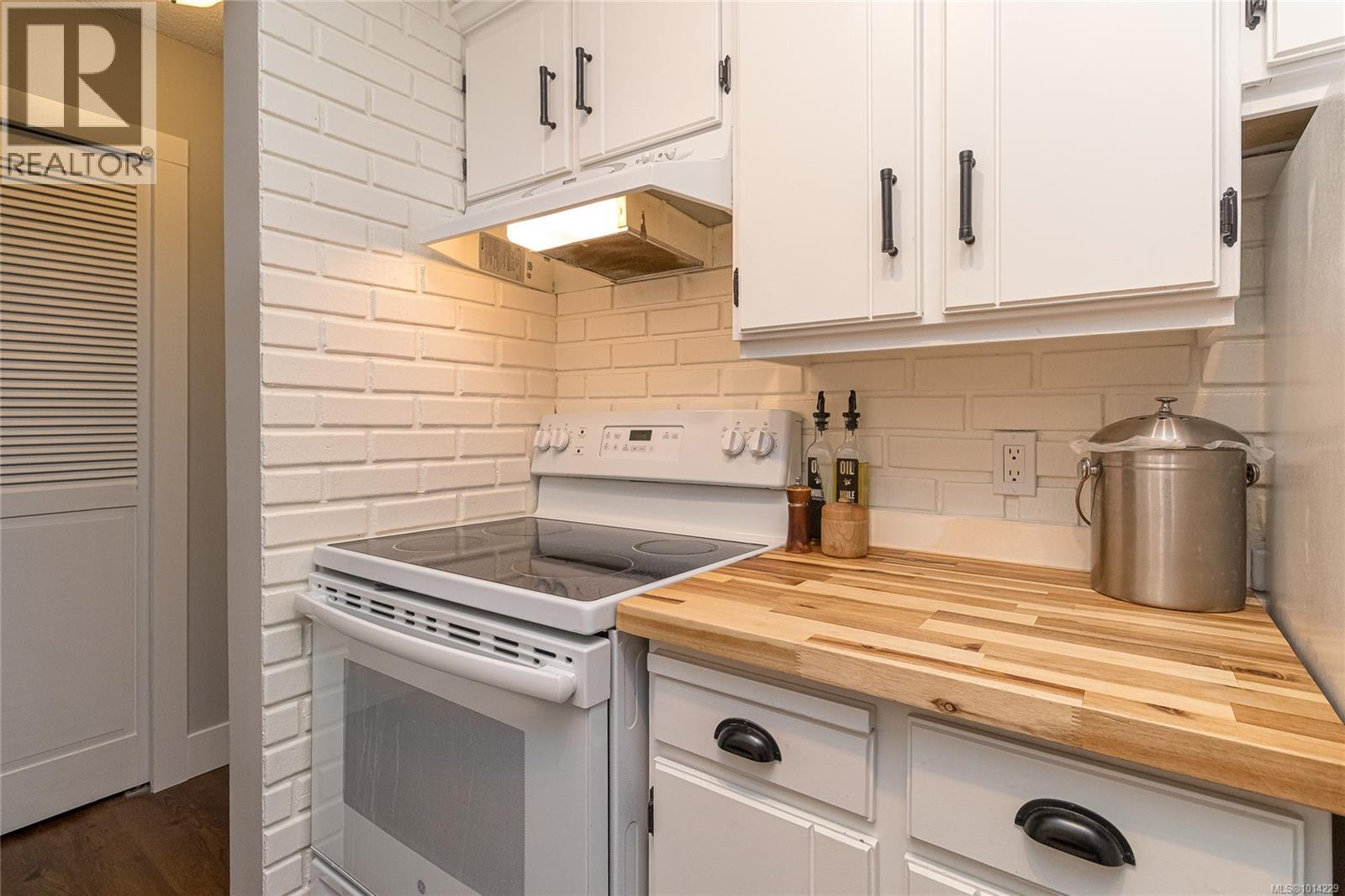 204 1024 Fairfield Road, Victoria