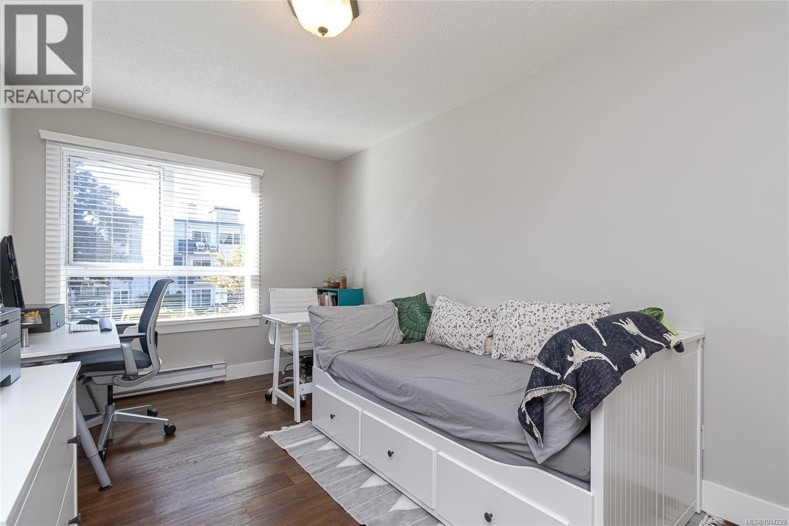204 1024 Fairfield Road, Victoria