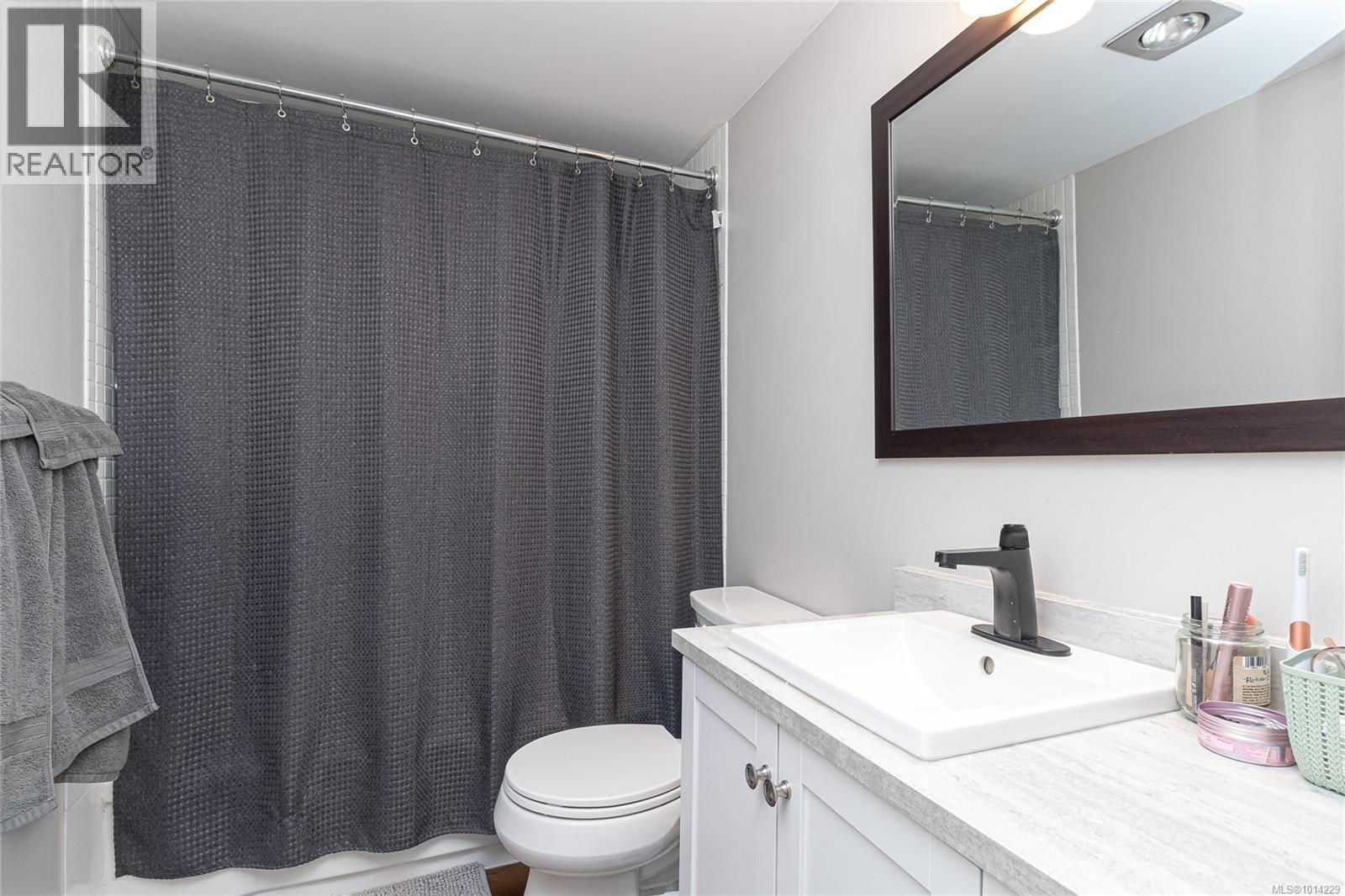 204 1024 Fairfield Road, Victoria