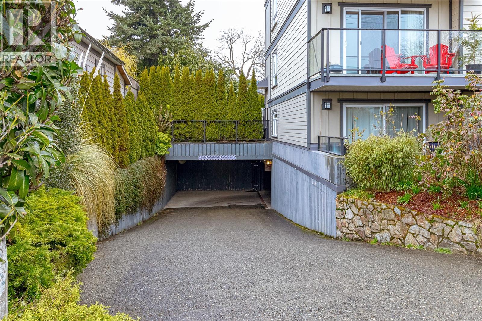 204 1024 Fairfield Road, Victoria