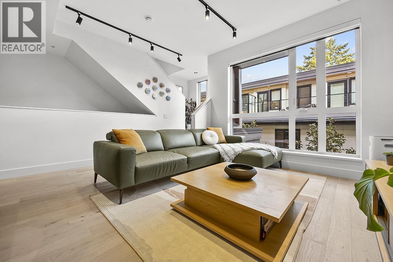 3956 DUMFRIES STREET, Vancouver