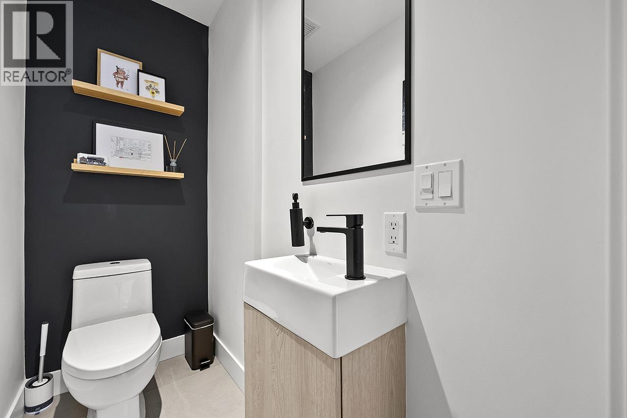 3956 DUMFRIES STREET, Vancouver