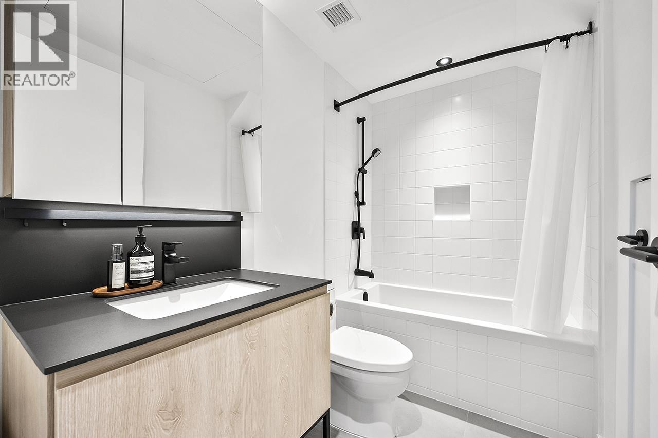 3956 DUMFRIES STREET, Vancouver