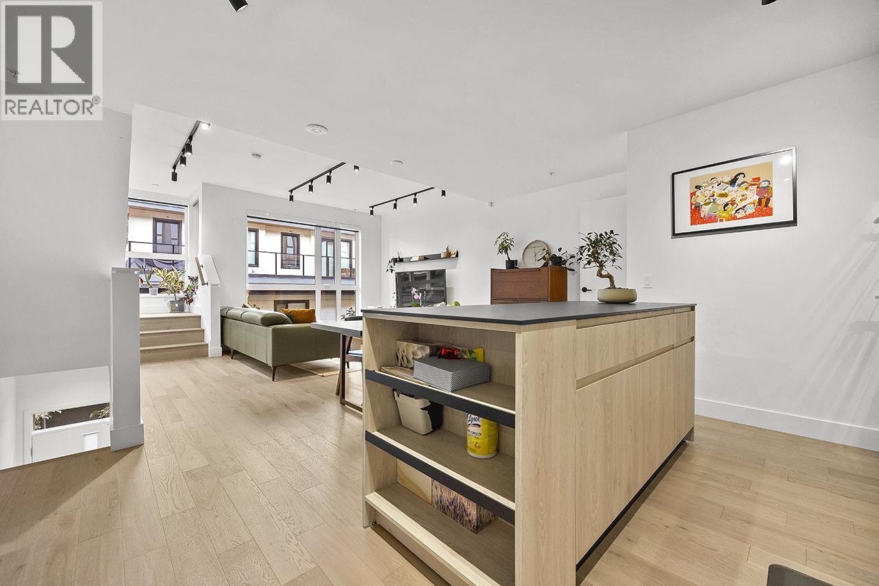 3956 DUMFRIES STREET, Vancouver