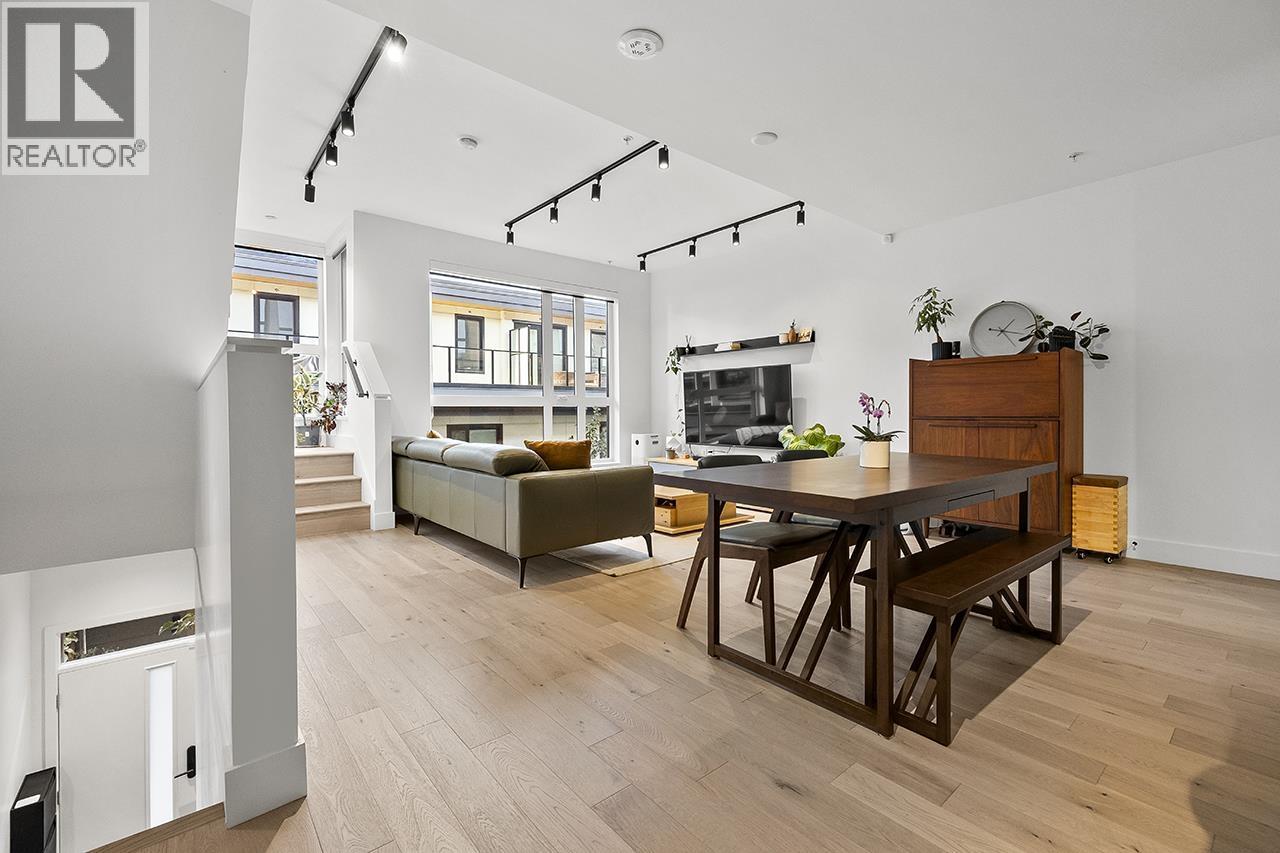 3956 DUMFRIES STREET, Vancouver